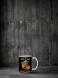 Mug Mon compte est comme un oignon posé sur sol béton