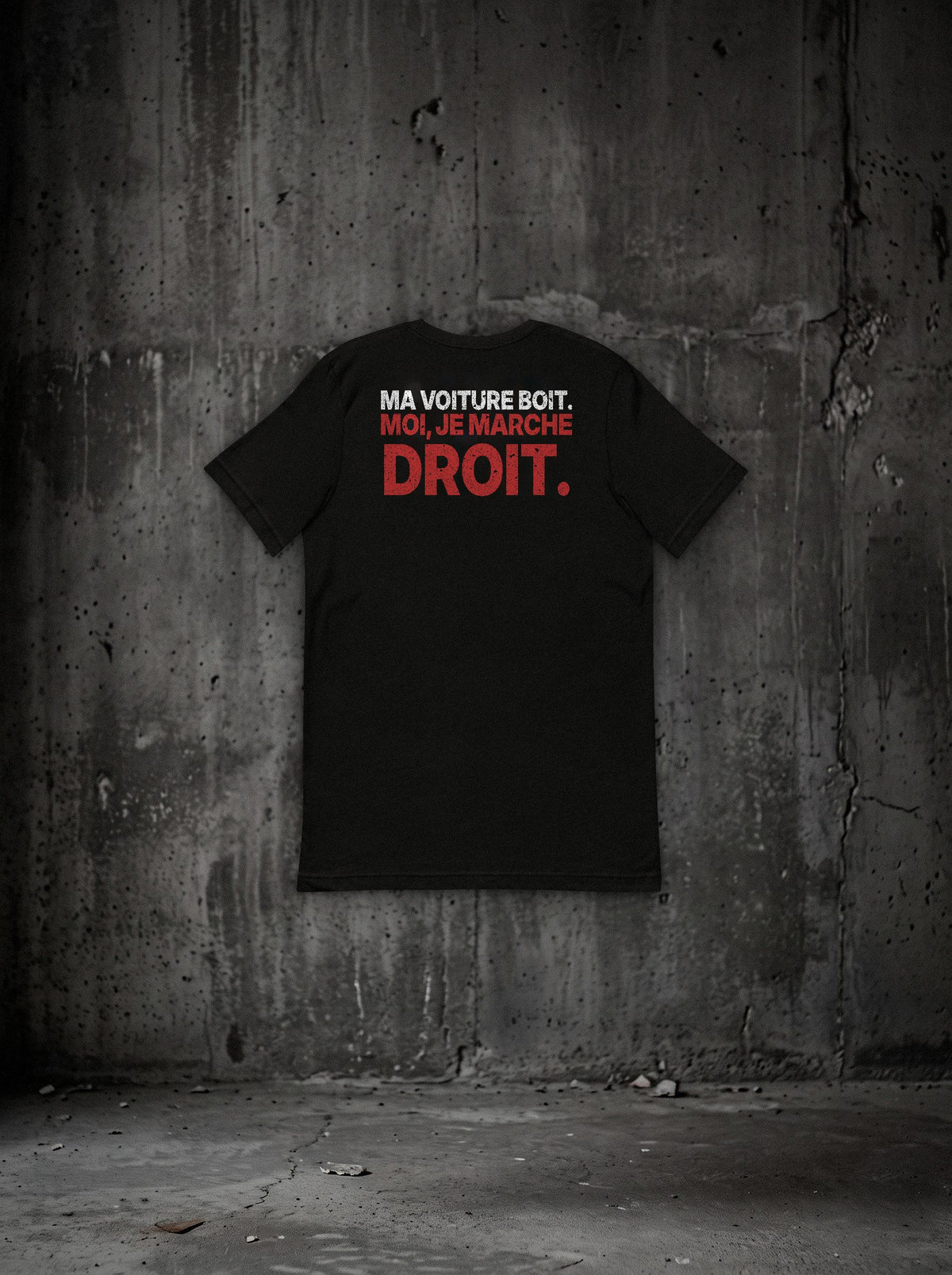 T-shirt Ma voiture boit SURVIVORRR, vue dos sur mur béton