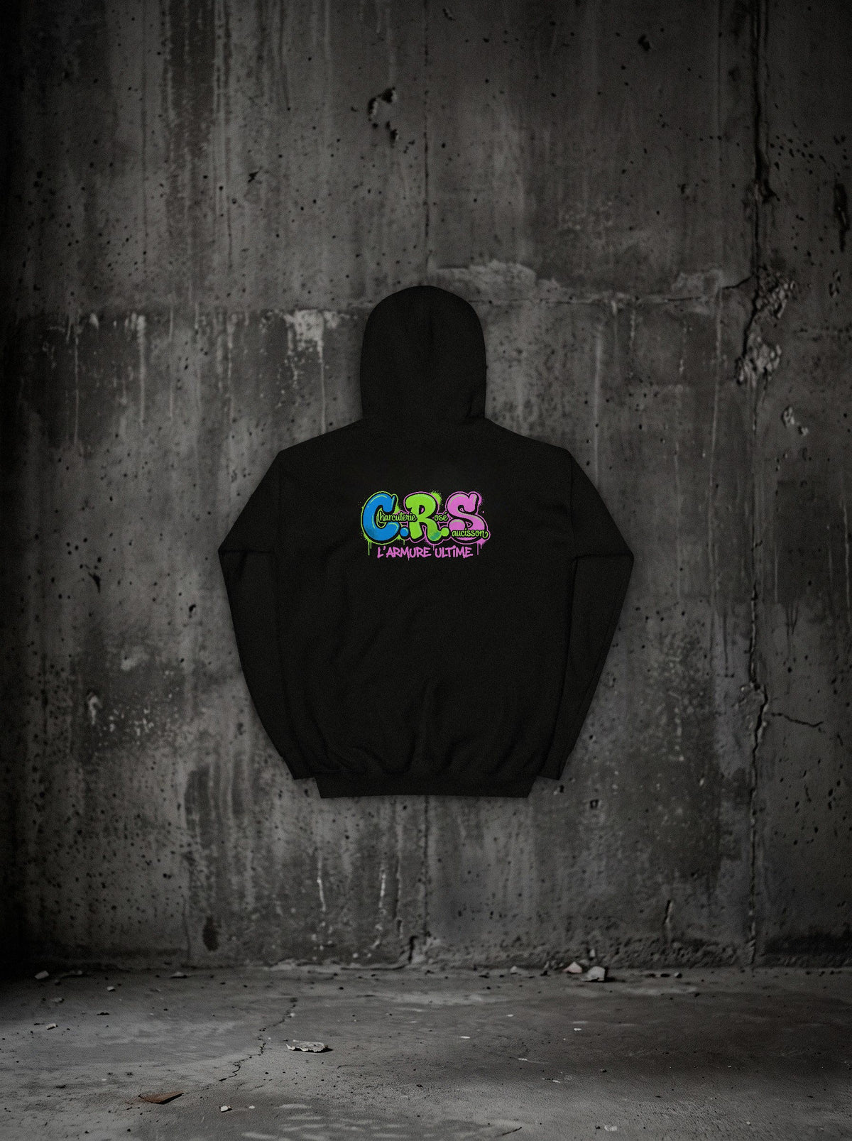 Hoodie C.R.S SURVIVORRR, Fluo, vue dos sur mur béton
